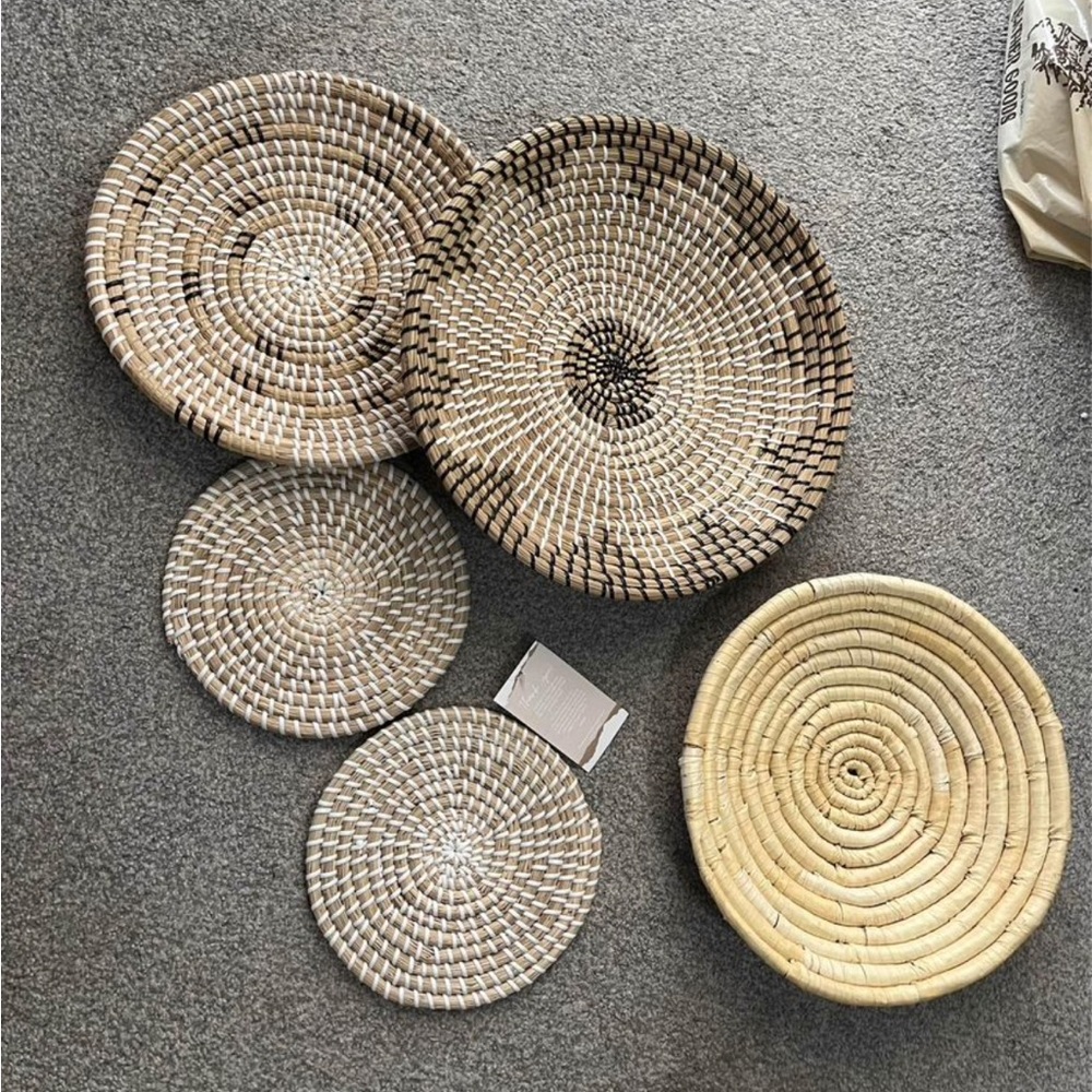SOLD ‼️ 5 Seagrass Decorative Wall Baskets